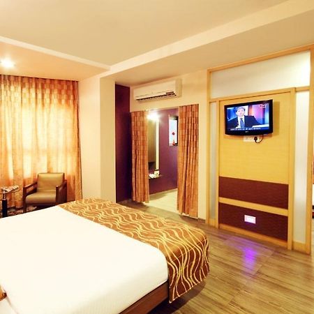 Hotel Bhagyalaxmi Ширді Екстер'єр фото