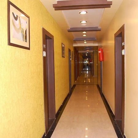 Hotel Bhagyalaxmi Ширді Екстер'єр фото