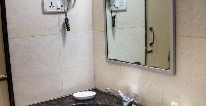 Hotel Bhagyalaxmi Ширді Екстер'єр фото
