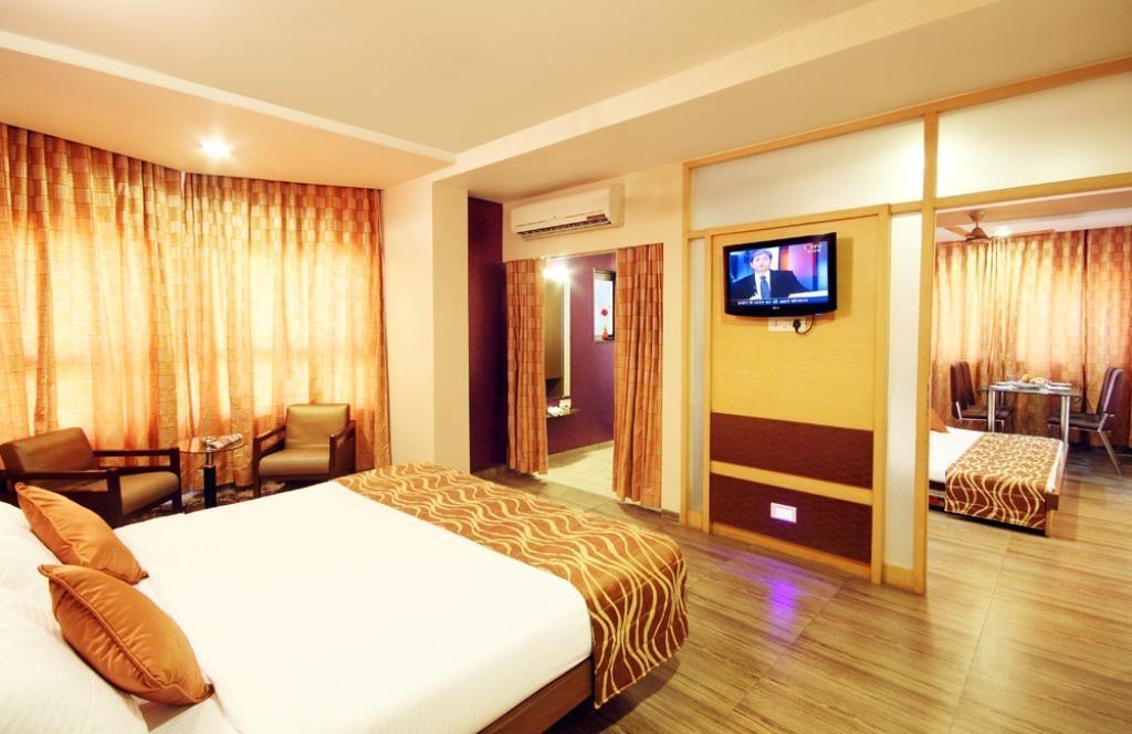 Hotel Bhagyalaxmi Ширді Екстер'єр фото