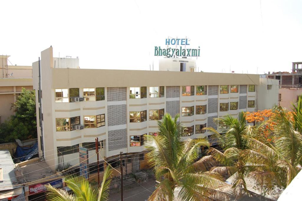 Hotel Bhagyalaxmi Ширді Екстер'єр фото