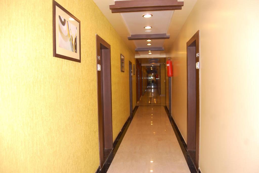Hotel Bhagyalaxmi Ширді Екстер'єр фото