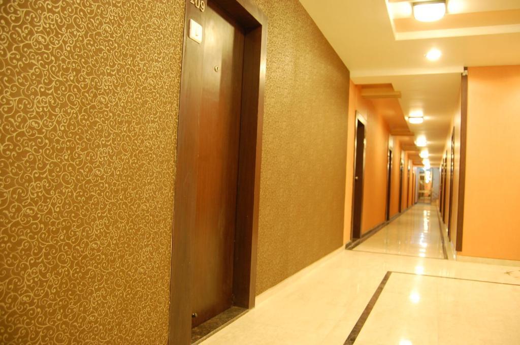 Hotel Bhagyalaxmi Ширді Екстер'єр фото