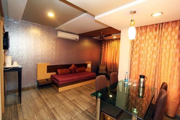 Hotel Bhagyalaxmi Ширді Екстер'єр фото